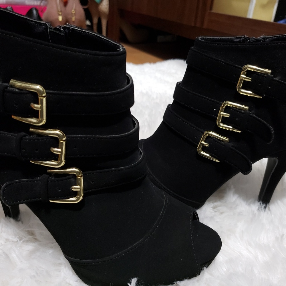 Dollhouse black booties